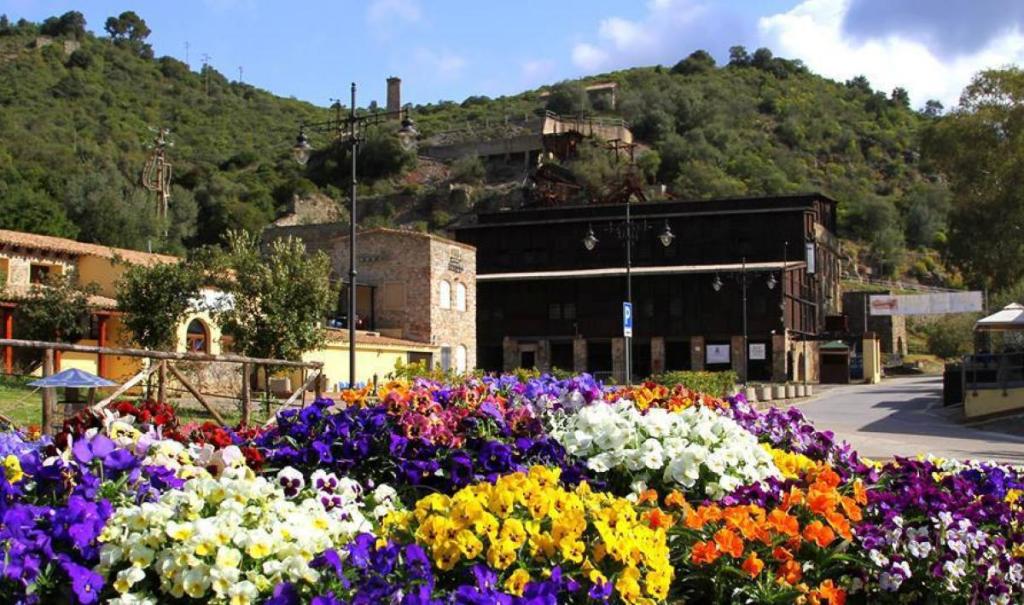 11/08 – 165DA/MI06 – Miniera di Rosas – 1 POINTS. 48 QSO, 16 Countries, 5 Continents.