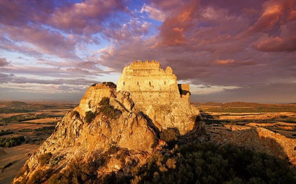 QSL CARD AVAILABLE ! !                      FIELD ACTIVATION COTA!                                  01/10 – 165DA/CT02 – Castle of Acquafredda COTA – 4 POINTS (Field Activation). 156 QSO, 36 Countries, 5&nbsp;Continents.