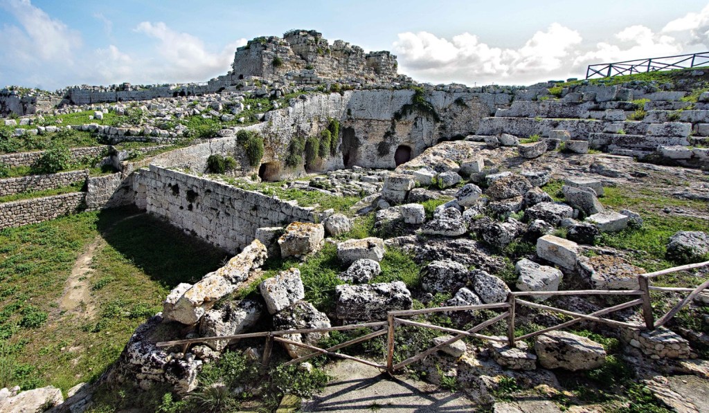 29/07/2025 – 1DA/CT053 – Castle of Eurialo    – 3 POINTS . 46 QSO, 08 Countries, 2 Continents / by 1DA086&nbsp;Carmelo.