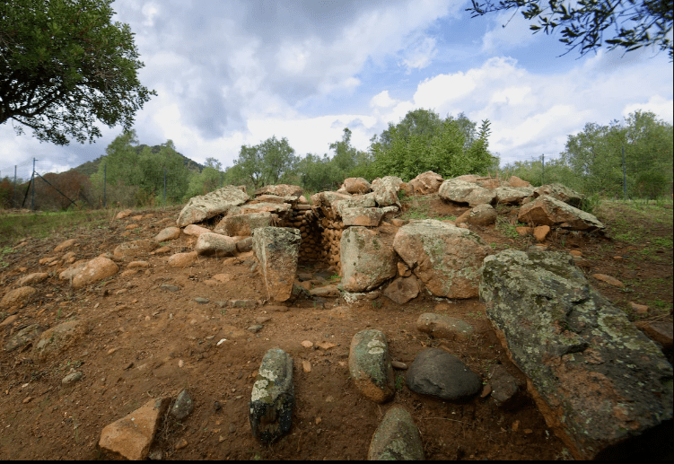 14/03/2026 – 165DA/TG06 – Perd’e Accuzzai Giant’s Tomb – 4 PTS (H)/7 PTS (A) (Field Activation). 122 QSO, 23 Countries, 5 Continents / by 165DA101&nbsp;Alex.