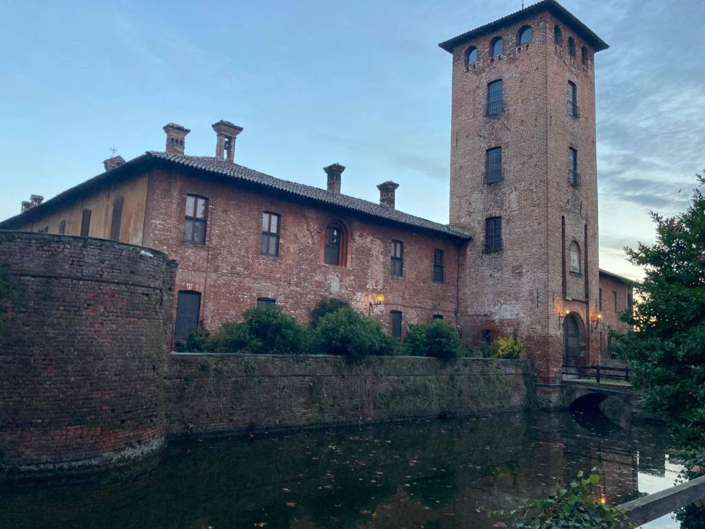 03/04/2025 – 1DA/CT040 – Castle of Peschiera Borromeo COTA – 3 PTS (H)/4 PTS (A) . 70 QSO, 18 Countries, 6 Continents / by 1DA001 Gaetano & 1DA006&nbsp;Sergio.